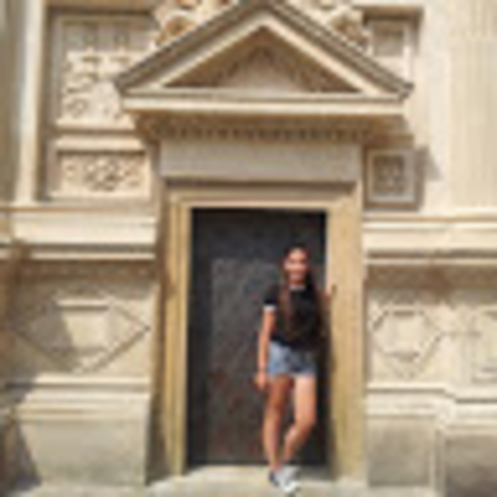 Meet your Posher, Chloé